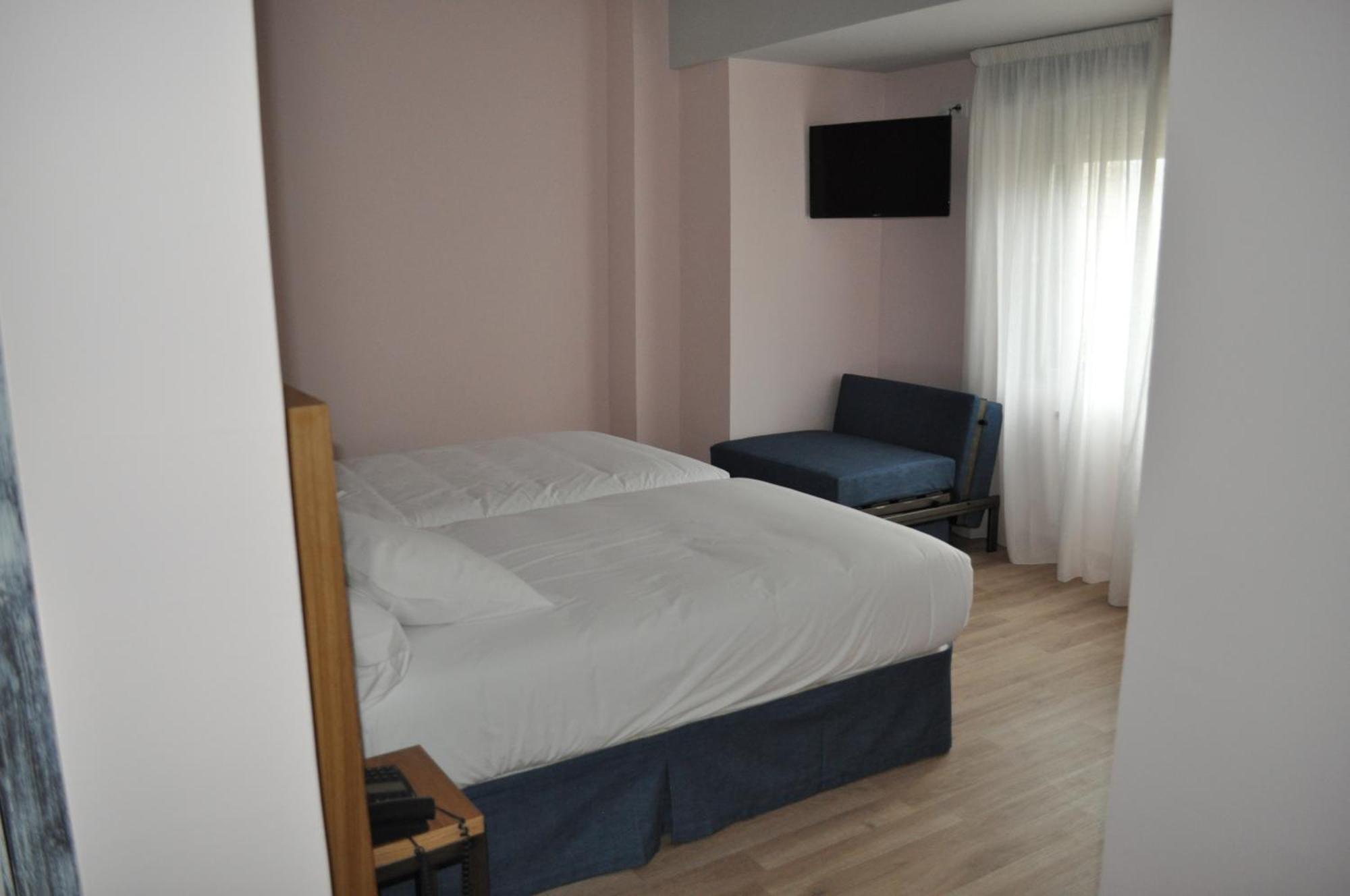 Hotel Celanova Hotel 2*